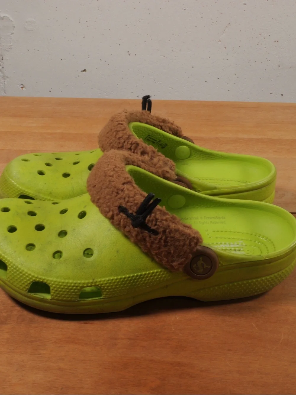 Crocs Shrek Clog Shoes Womens Size 8 Green Faux Fur Lined Slip On Comfort 208373